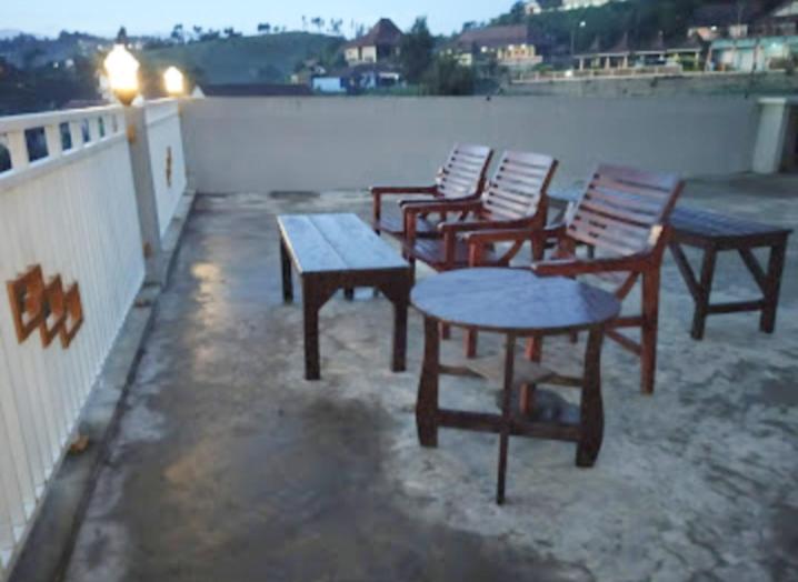 Bromo Otix Guest House الغرفة الصورة