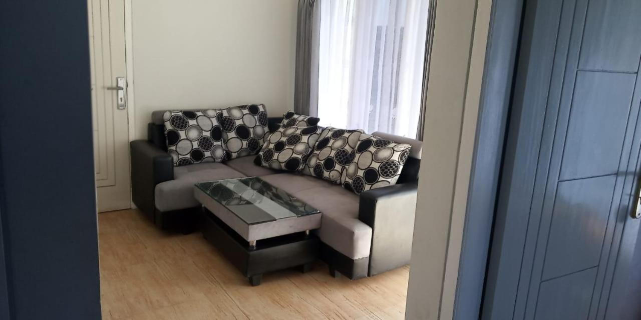 Bromo Otix Guest House الغرفة الصورة